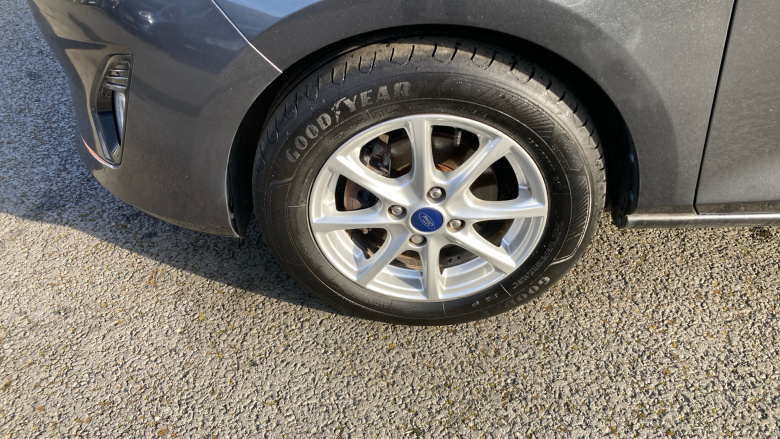 Ford Fiesta 1.1 Zetec 5dr Petrol Hatchback